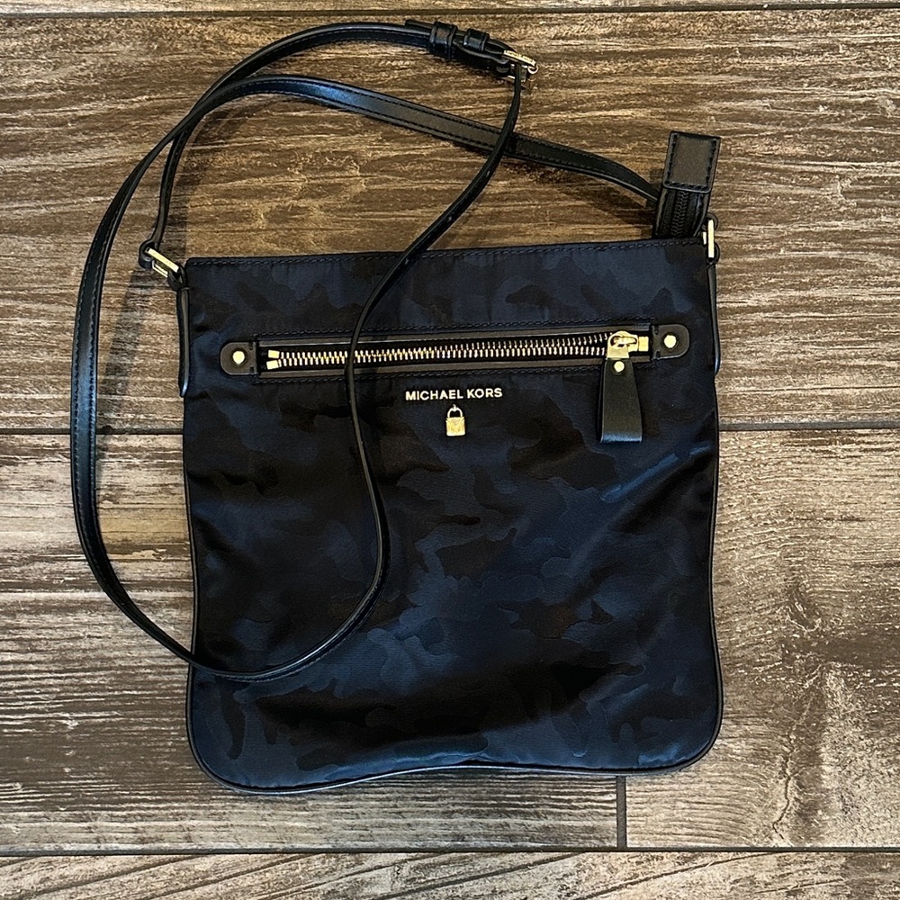 Michael Kors Kelsey Large Black Camo Crossbody Bag